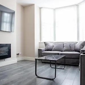  Apartment Withnell - One - Ground Floor - Retro Gaming Machine