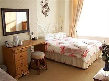The Grosvenor View - Guest House Blackpool Hotel