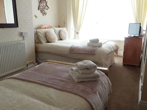 The Grosvenor View - Guest House Blackpool