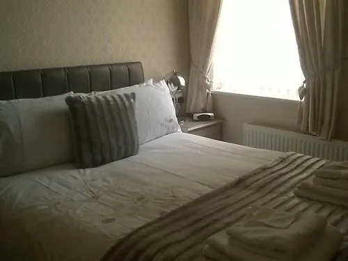 The Grosvenor View - Guest House Blackpool 3*,