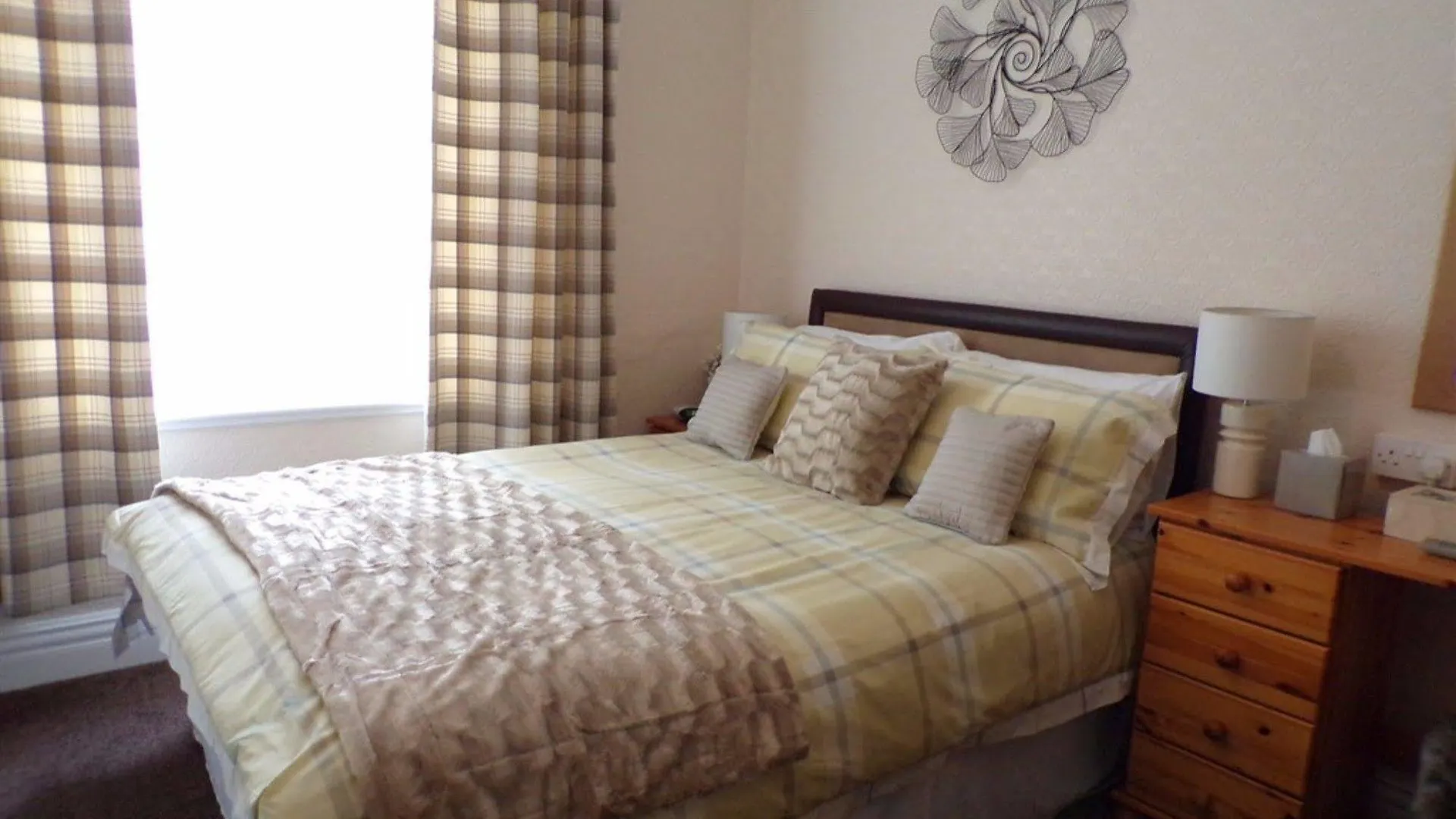 The Grosvenor View - Guest House Blackpool